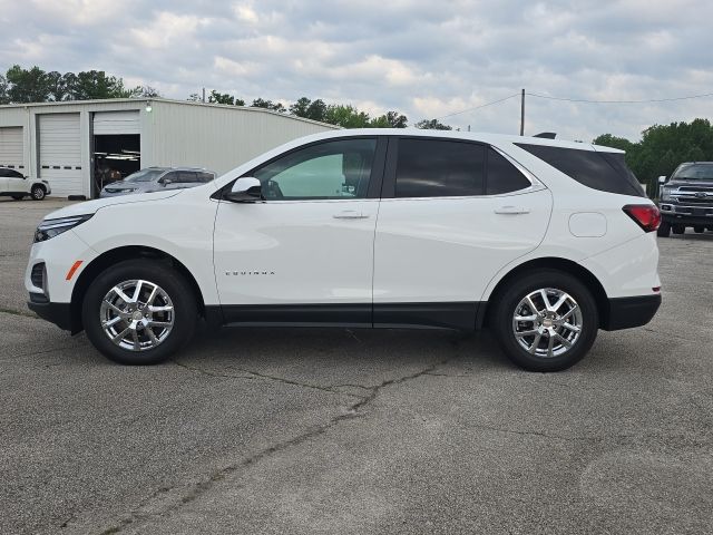 2023 Chevrolet Equinox LT photo 2