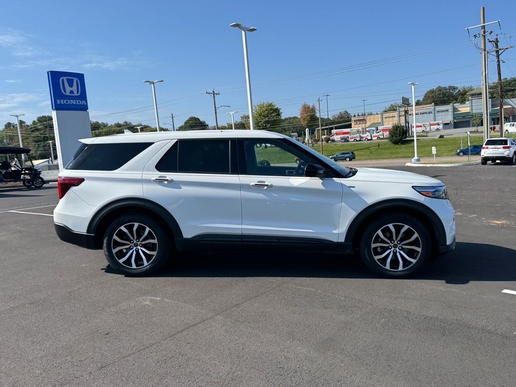 2022 Ford Explorer ST-Line photo 3