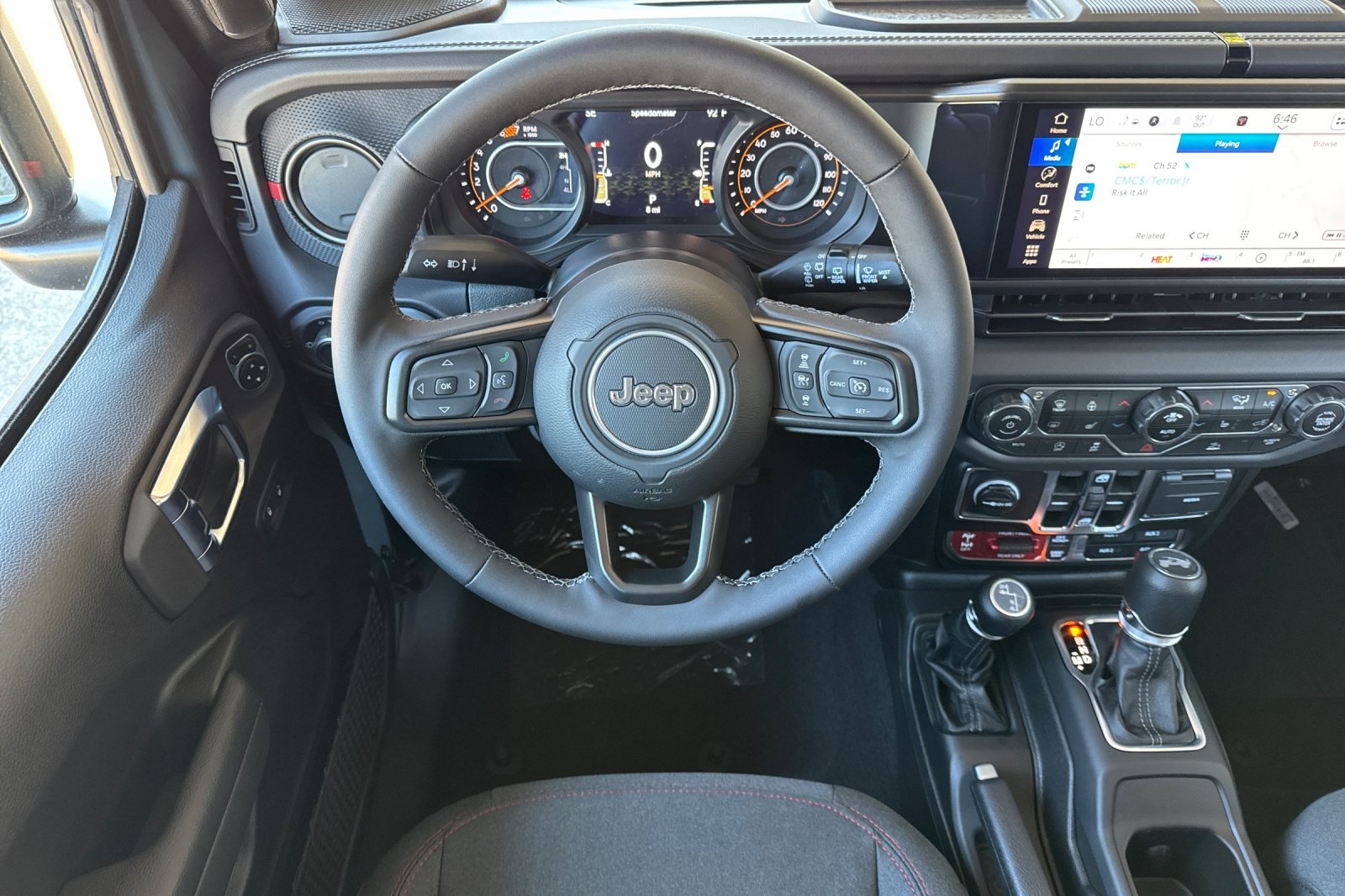 2025 Jeep Wrangler Rubicon photo 13