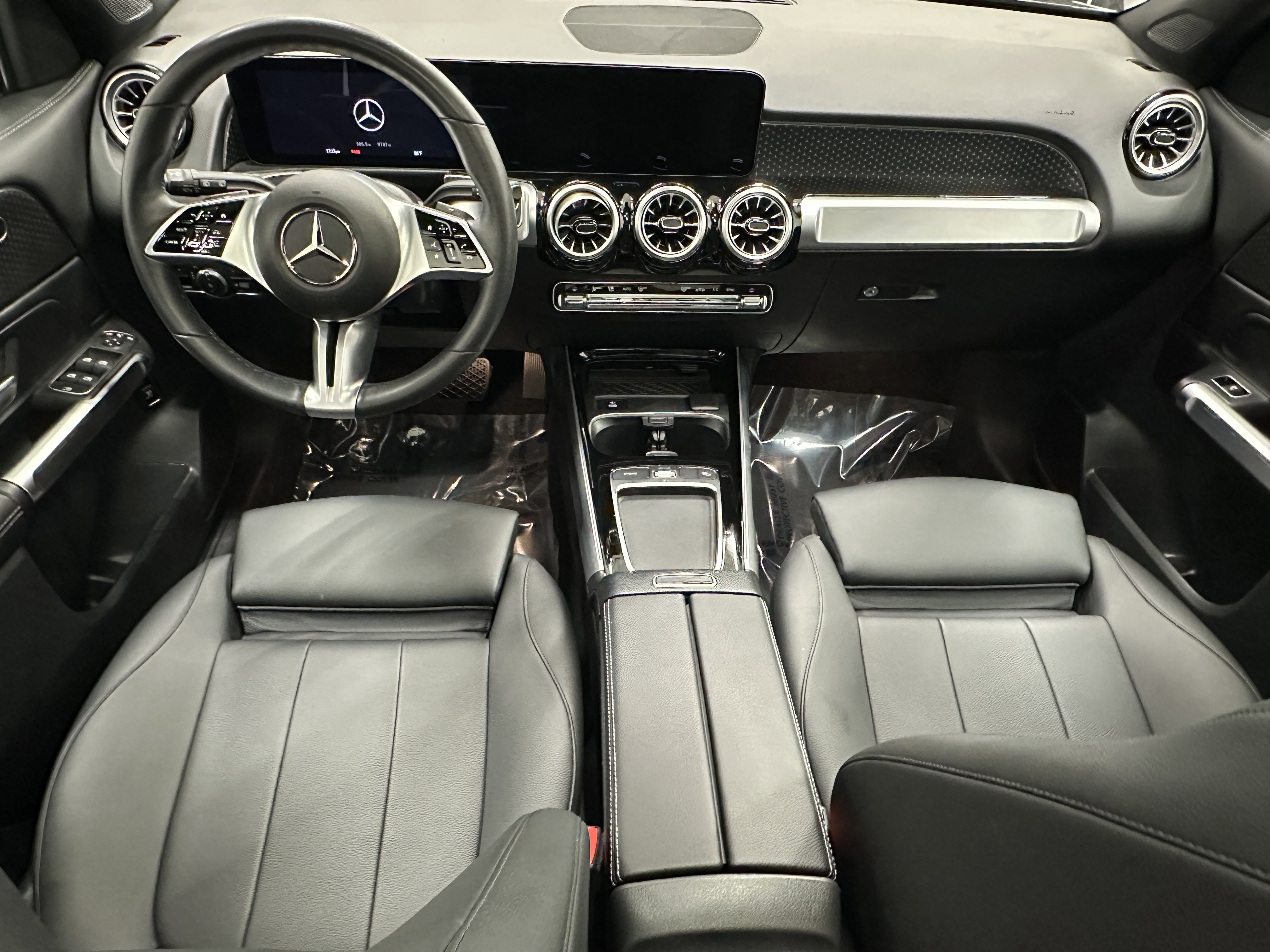 2024 Mercedes Benz GLB 250 photo 17