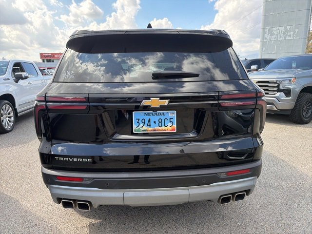 2025 Chevrolet Traverse photo 4
