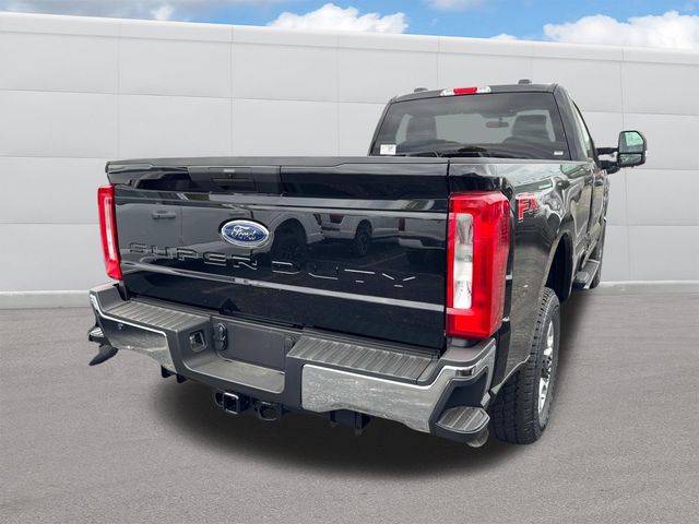 2025 Ford F-350 XLT photo 3