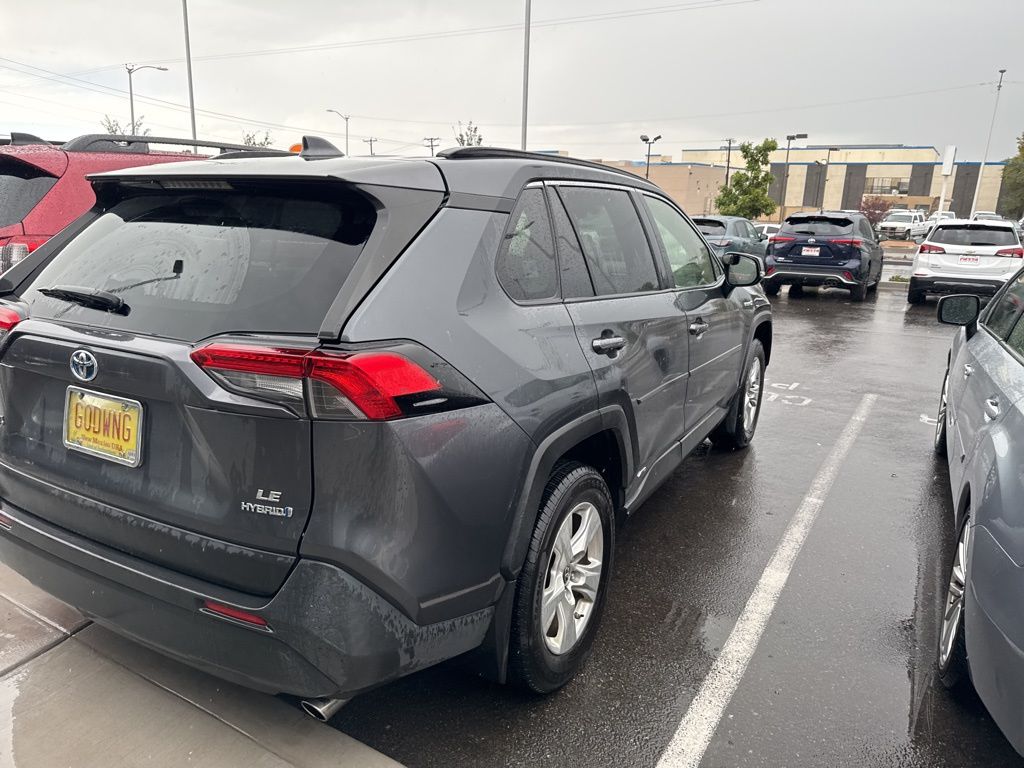 2019 Toyota RAV4 Hybrid LE photo 4