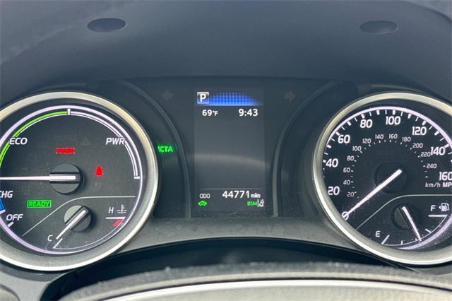 2022 Toyota Camry Hybrid LE photo 27