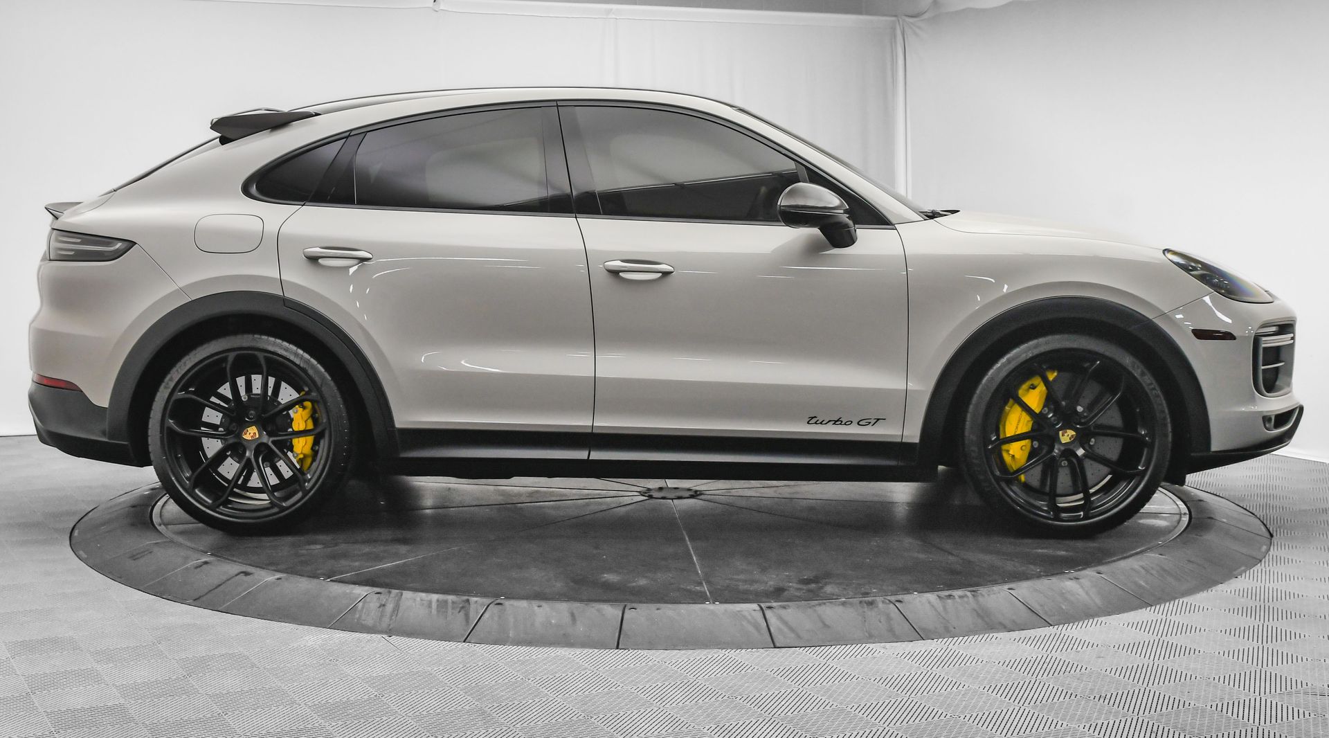 2023 Porsche Cayenne Coupe Turbo GT photo 9