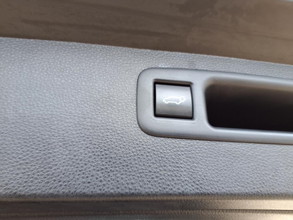 2022 Toyota Highlander Limited Hybrid photo 23