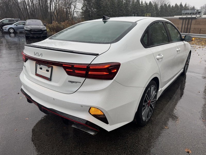 2022 Kia Forte GT photo 3