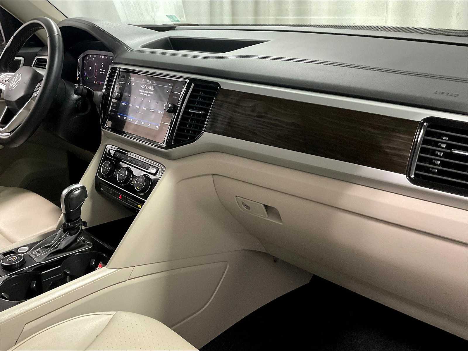 2022 Volkswagen Atlas V6 SE Technology photo 10