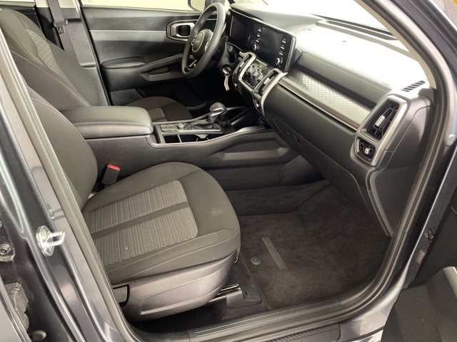 2022 Kia Sorento LX photo 36