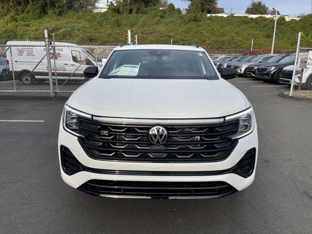 2026 Volkswagen Atlas Cross Sport SEL R-Line photo 4