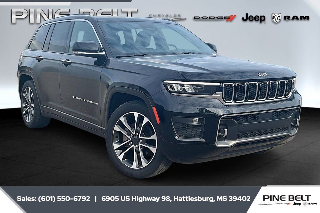 2023 Jeep Grand Cherokee Overland's photo