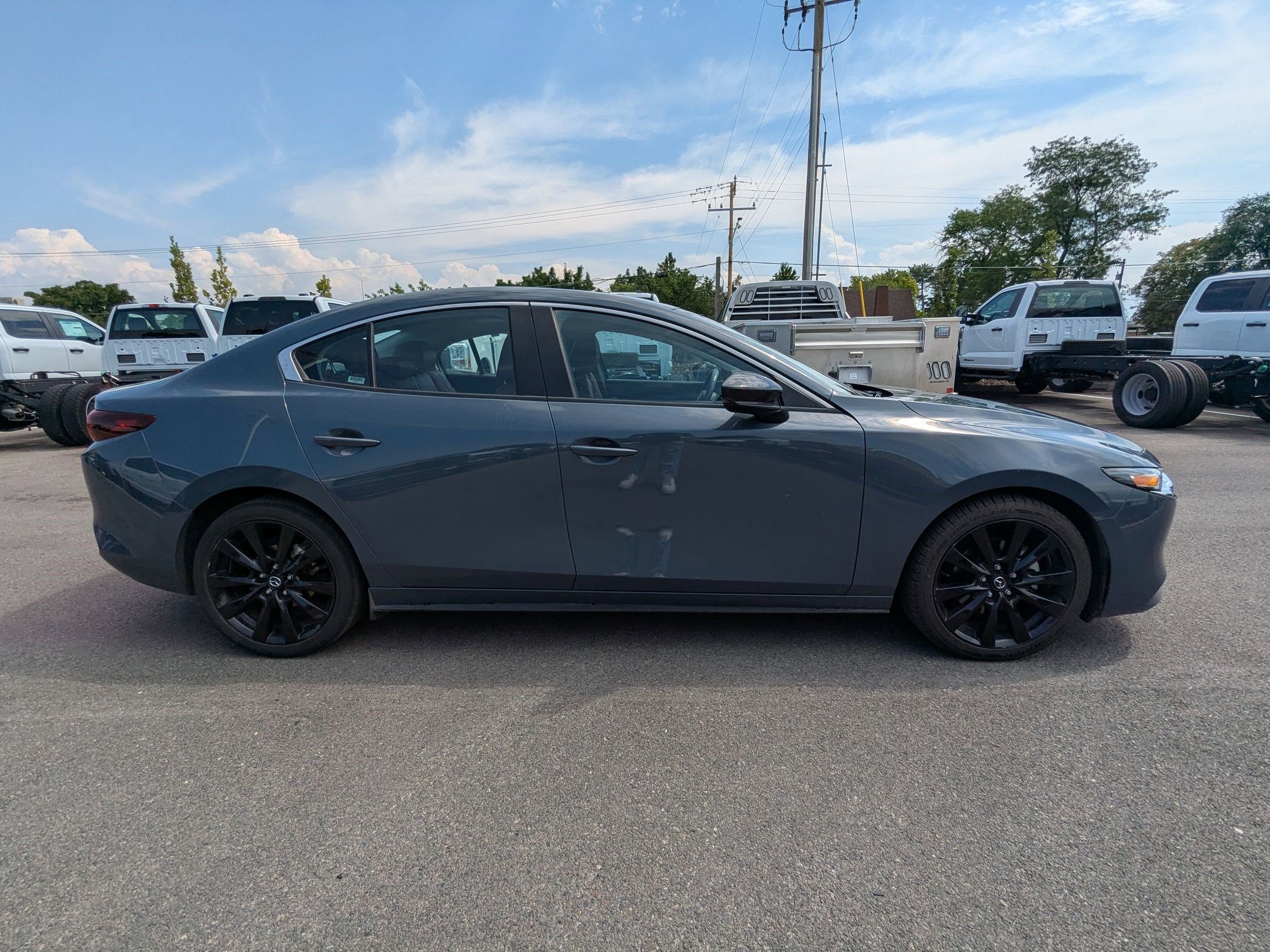 2024 Mazda Mazda3 2.5 s Carbon photo 2