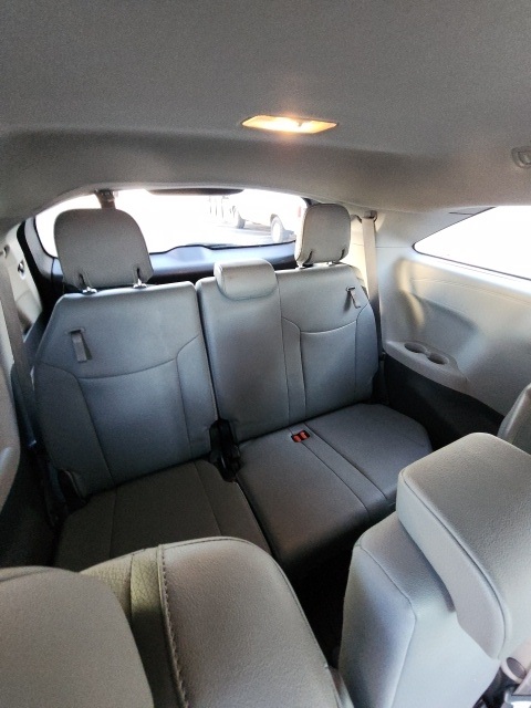 2023 Toyota Sienna XLE photo 14