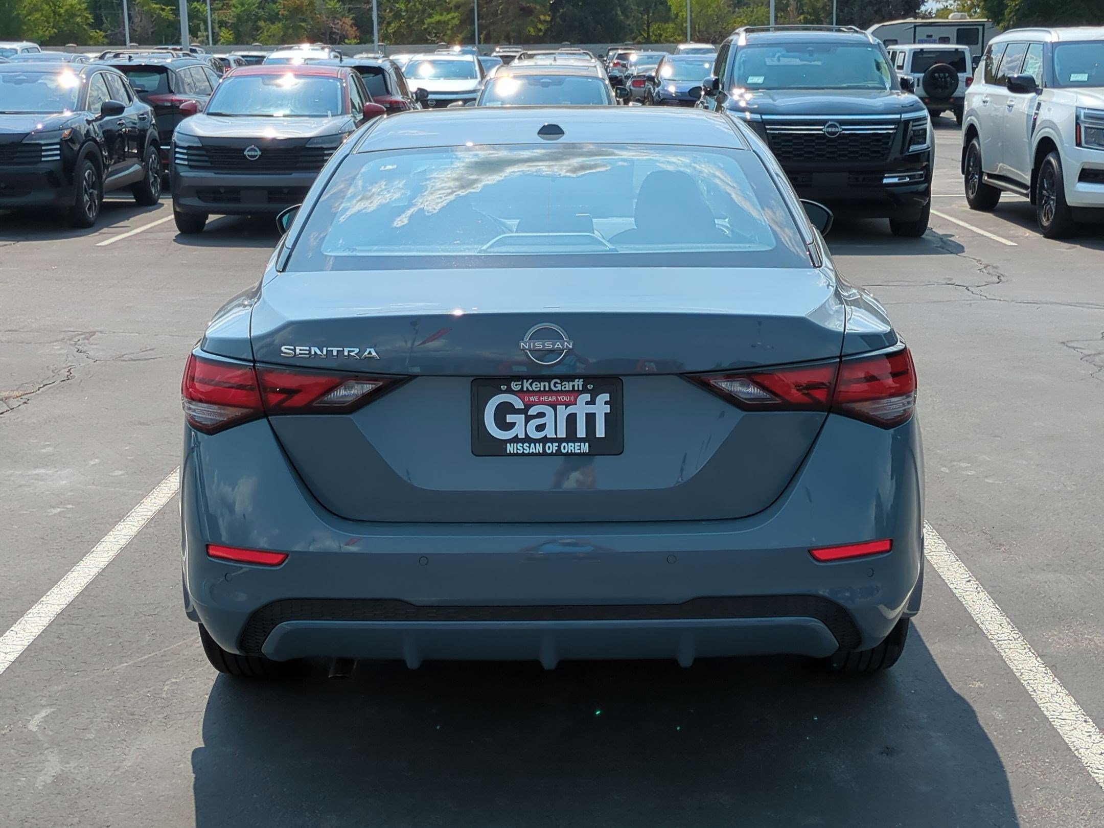 2025 Nissan Sentra SV photo 4