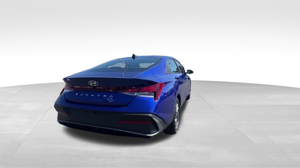 2024 Hyundai Elantra SEL photo 7