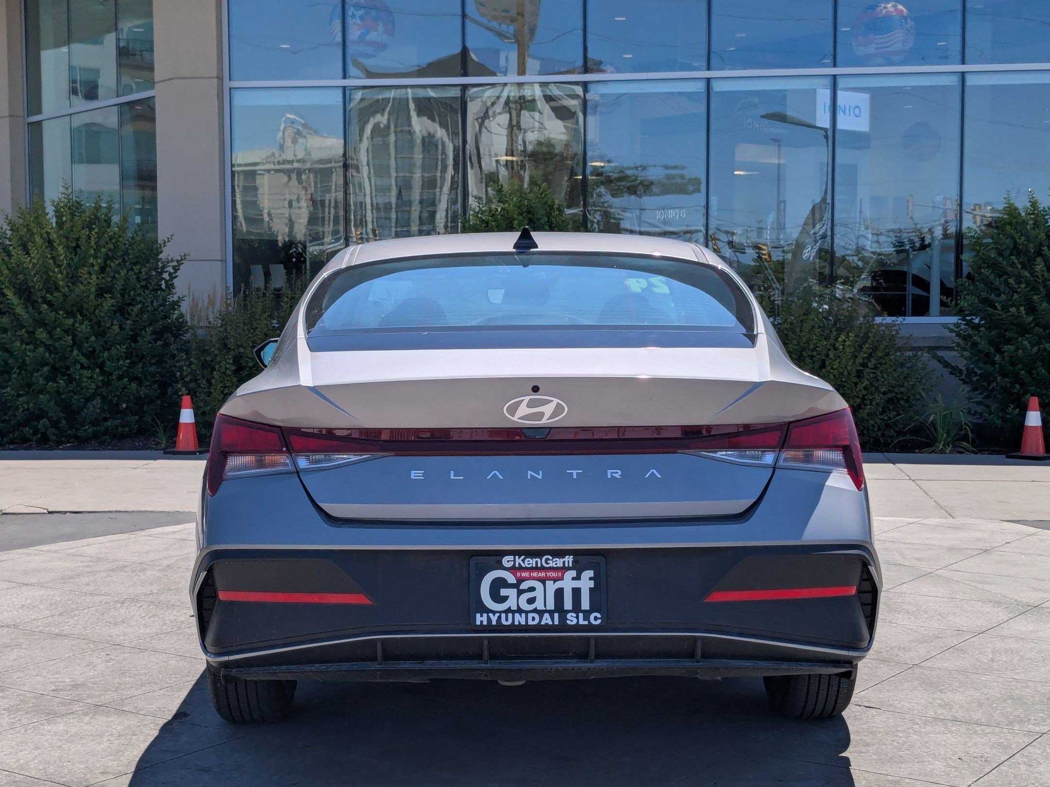 2024 Hyundai Elantra SE photo 4