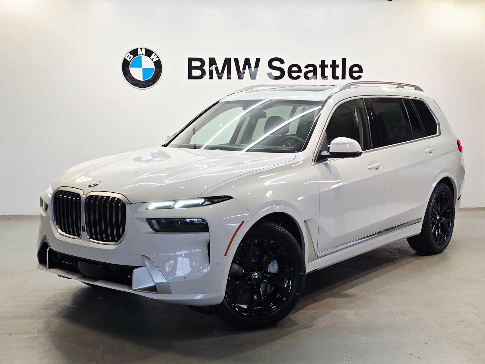2026 BMW X7 40i's photo