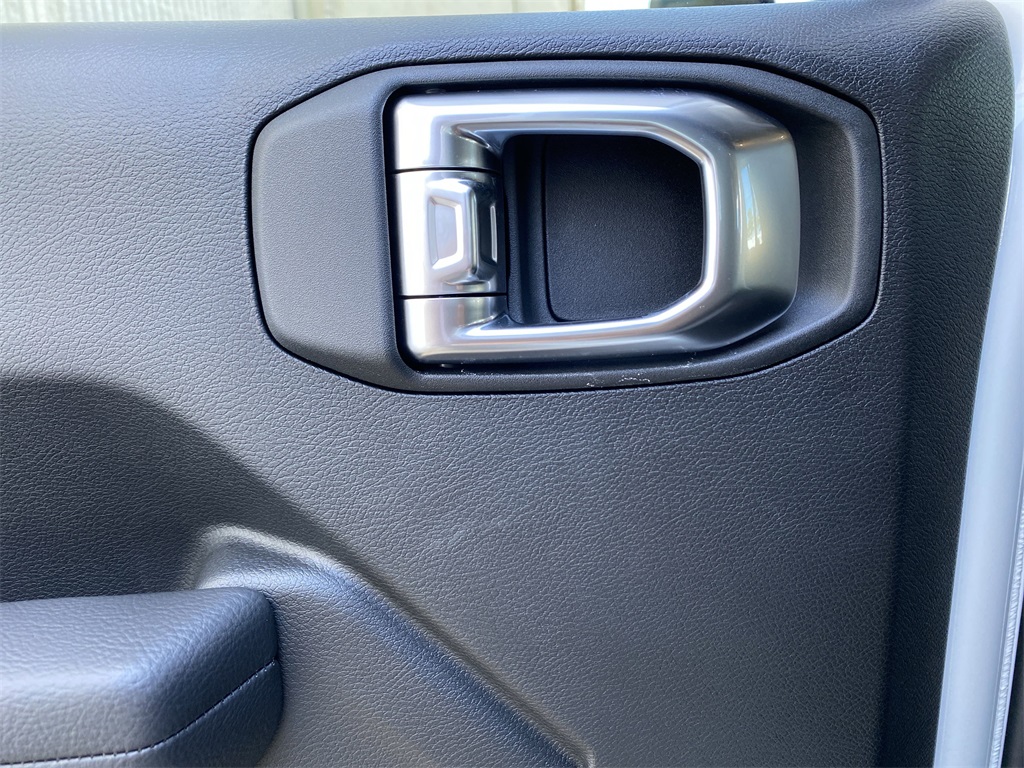 2025 Jeep Wrangler Sport S photo 34