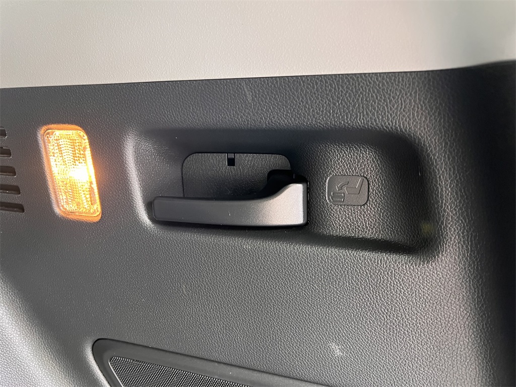 2020 Honda CR-V Touring photo 10