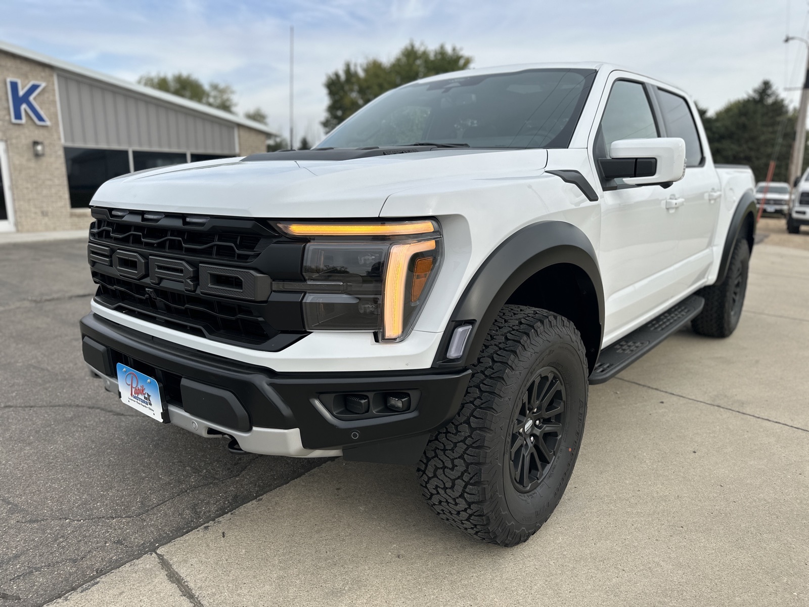 2025 Ford F-150 Raptor photo 2