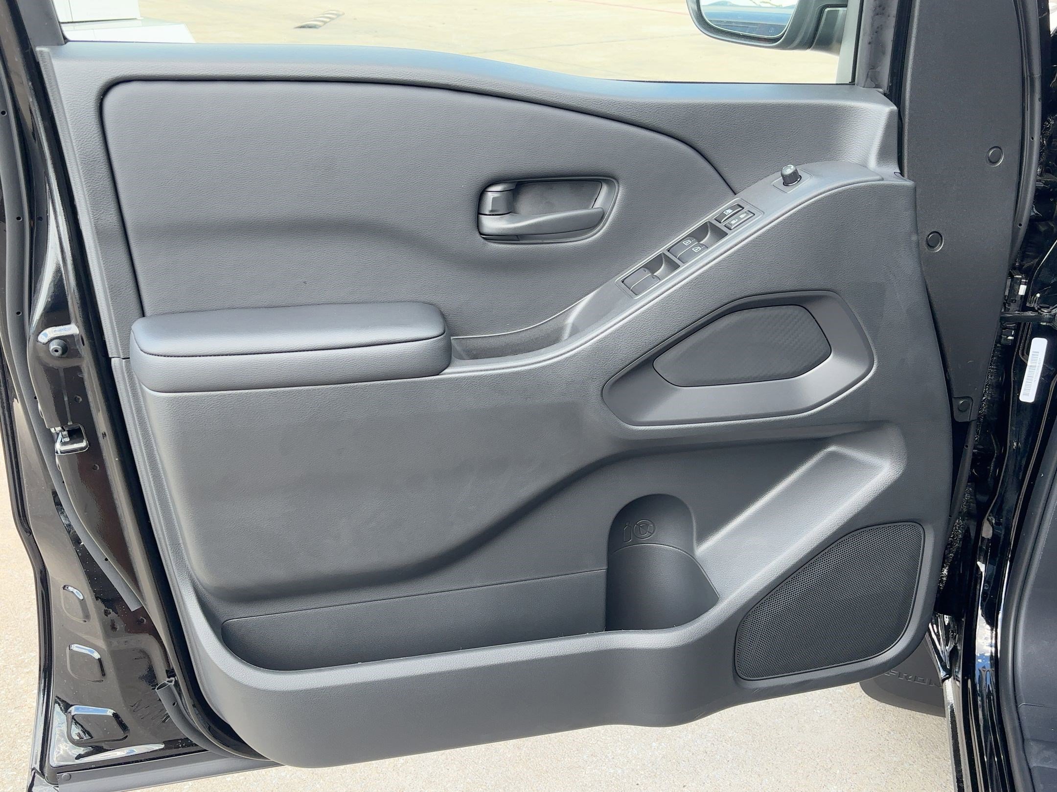 2026 Nissan Frontier SV photo 19