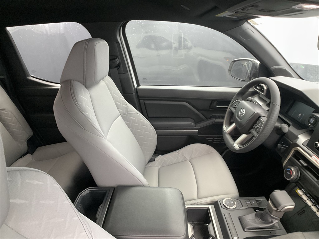 2025 Toyota Tacoma SR5 photo 23