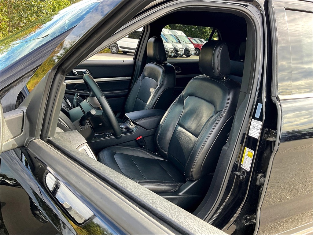 2018 Ford Explorer XLT photo 9