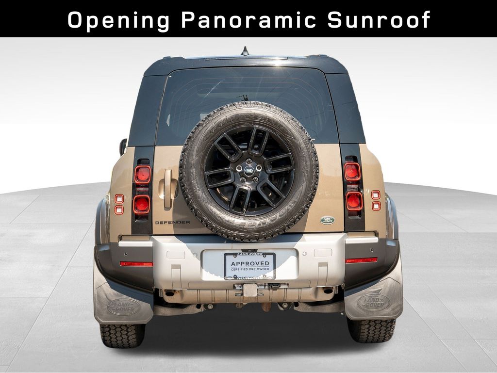 2023 Land Rover Defender 110 S photo 3