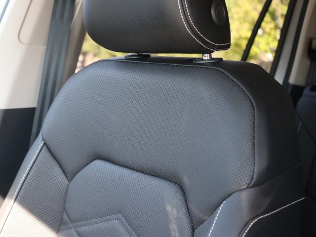 2026 Volkswagen Atlas SE Technology photo 8