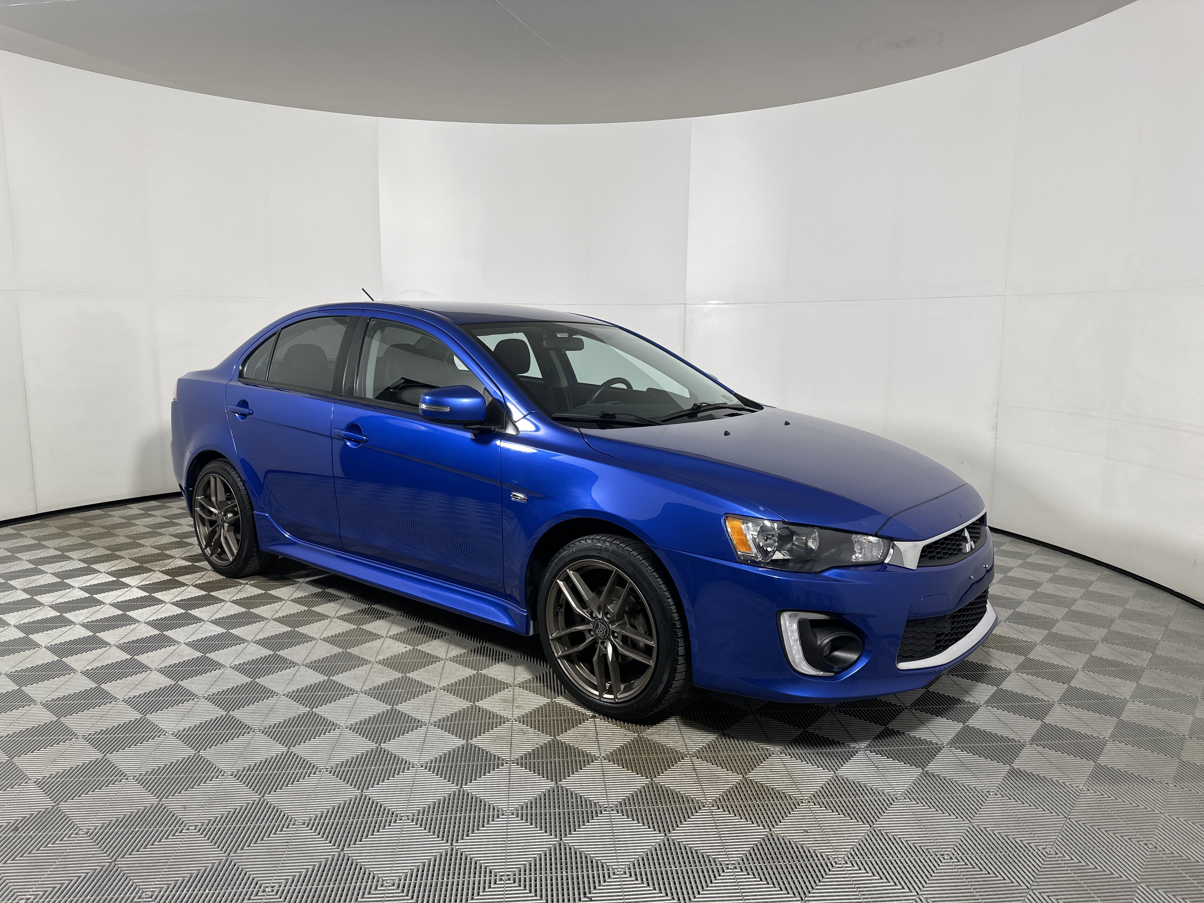 2017 Mitsubishi Lancer SE's photo