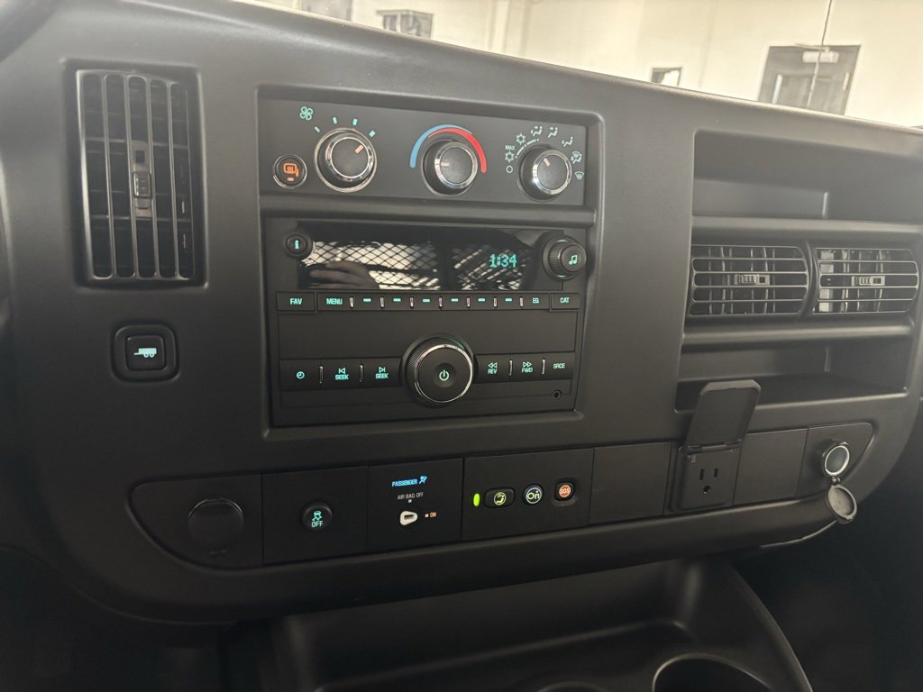 2025 Chevrolet Express Cargo 2500 photo 24
