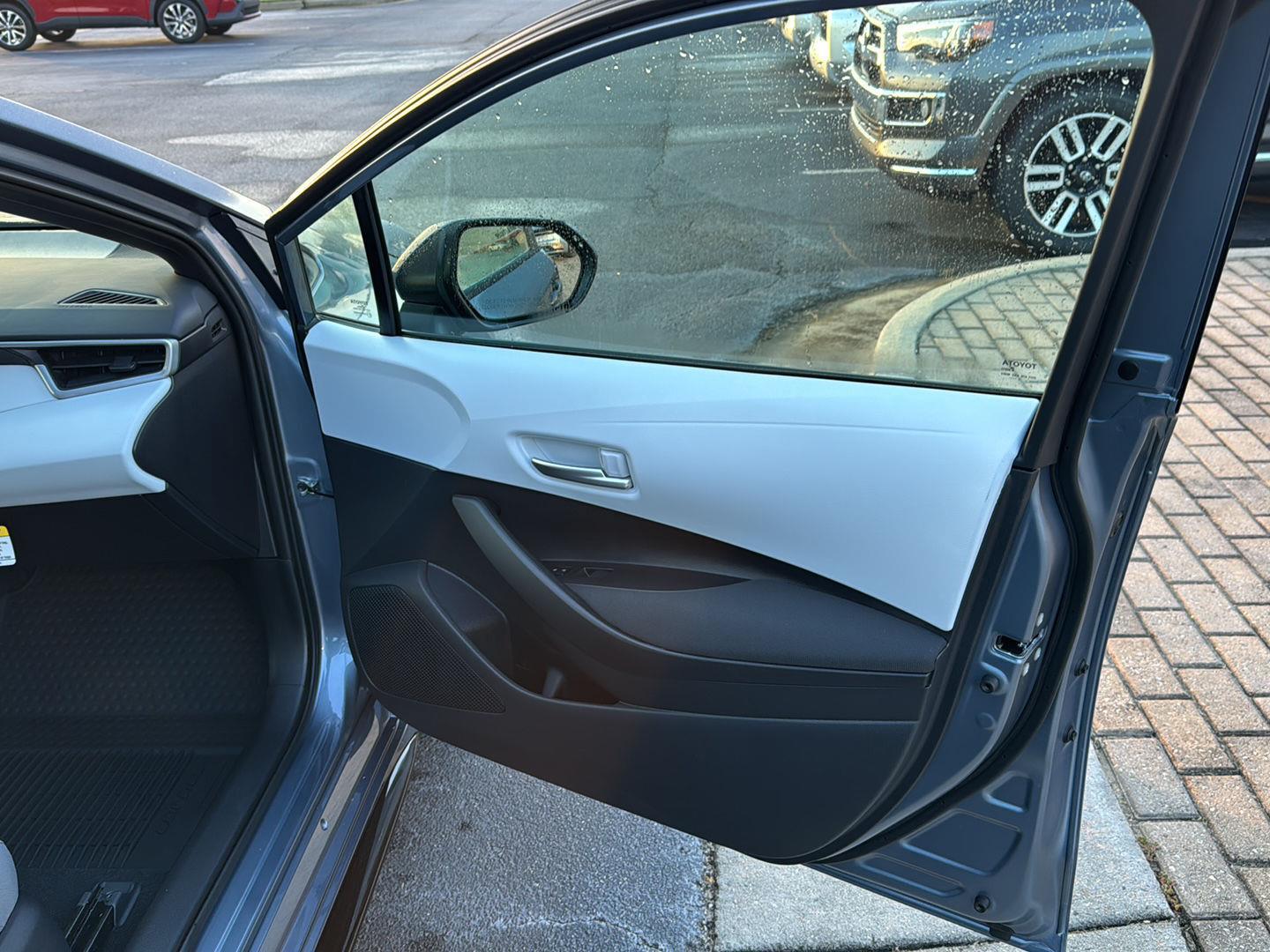 2026 Toyota Corolla SE photo 12