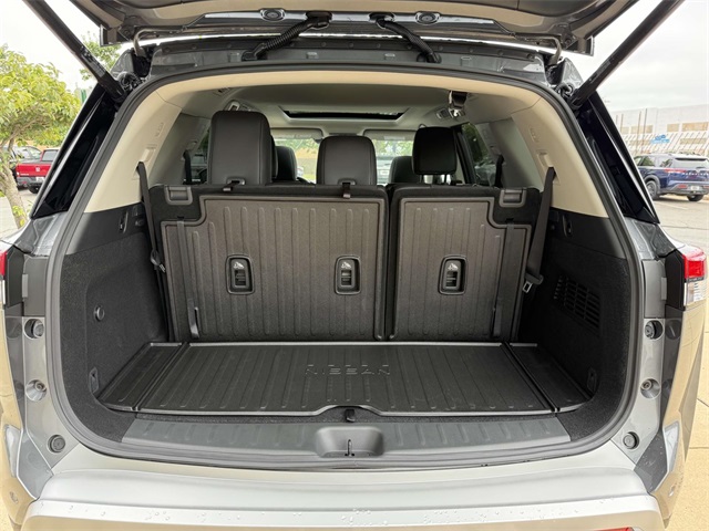 2025 Nissan Pathfinder SL photo 33