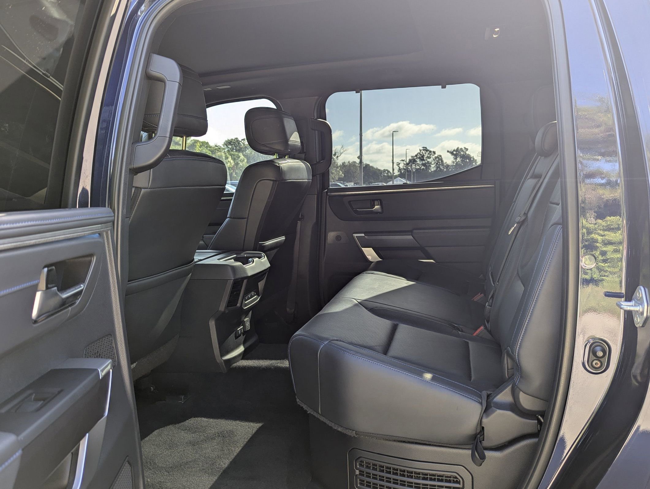 2022 Toyota Tundra Platinum photo 18