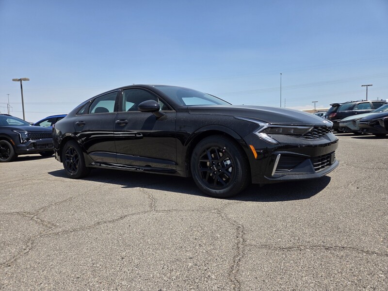 2026 Kia K5 LXS photo 2