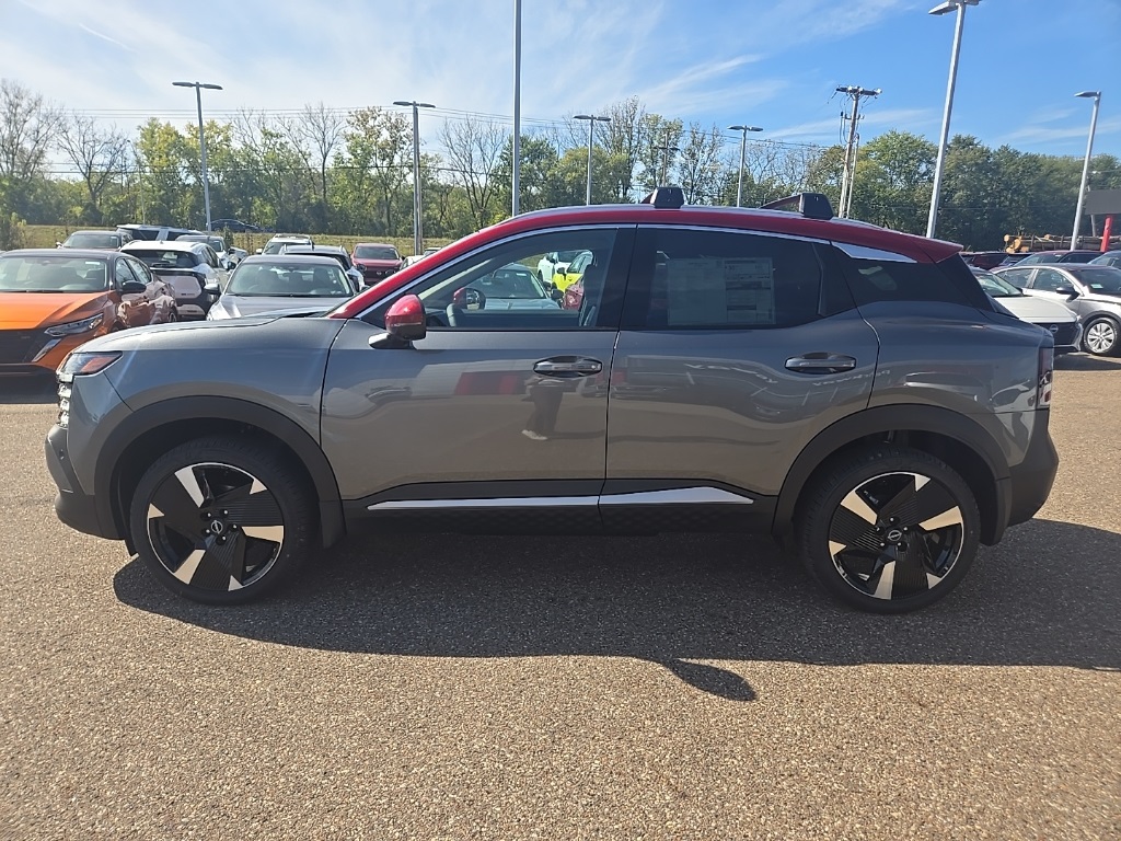 2026 Nissan Kicks SR photo 3