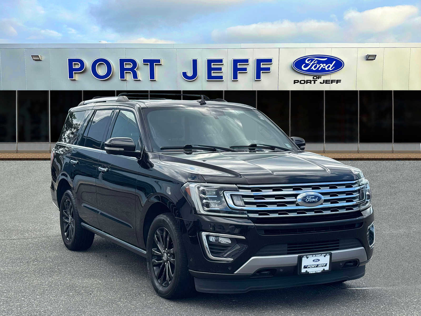 Used 2019 Ford Expedition Limited with VIN 1FMJU2AT6KEA06674 for sale in Port Jefferson Station, NY