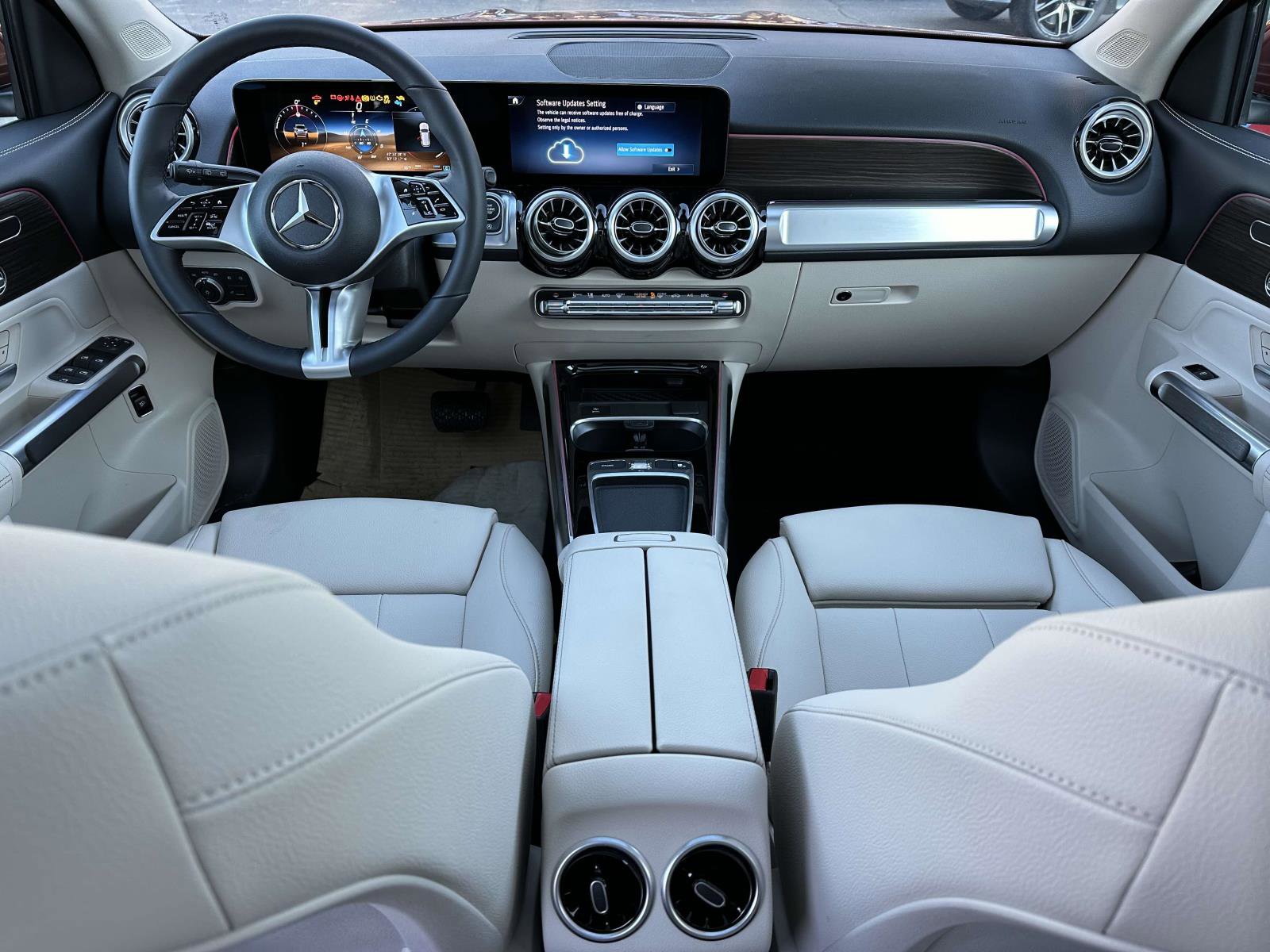 2025 Mercedes Benz GLB 250 photo 10