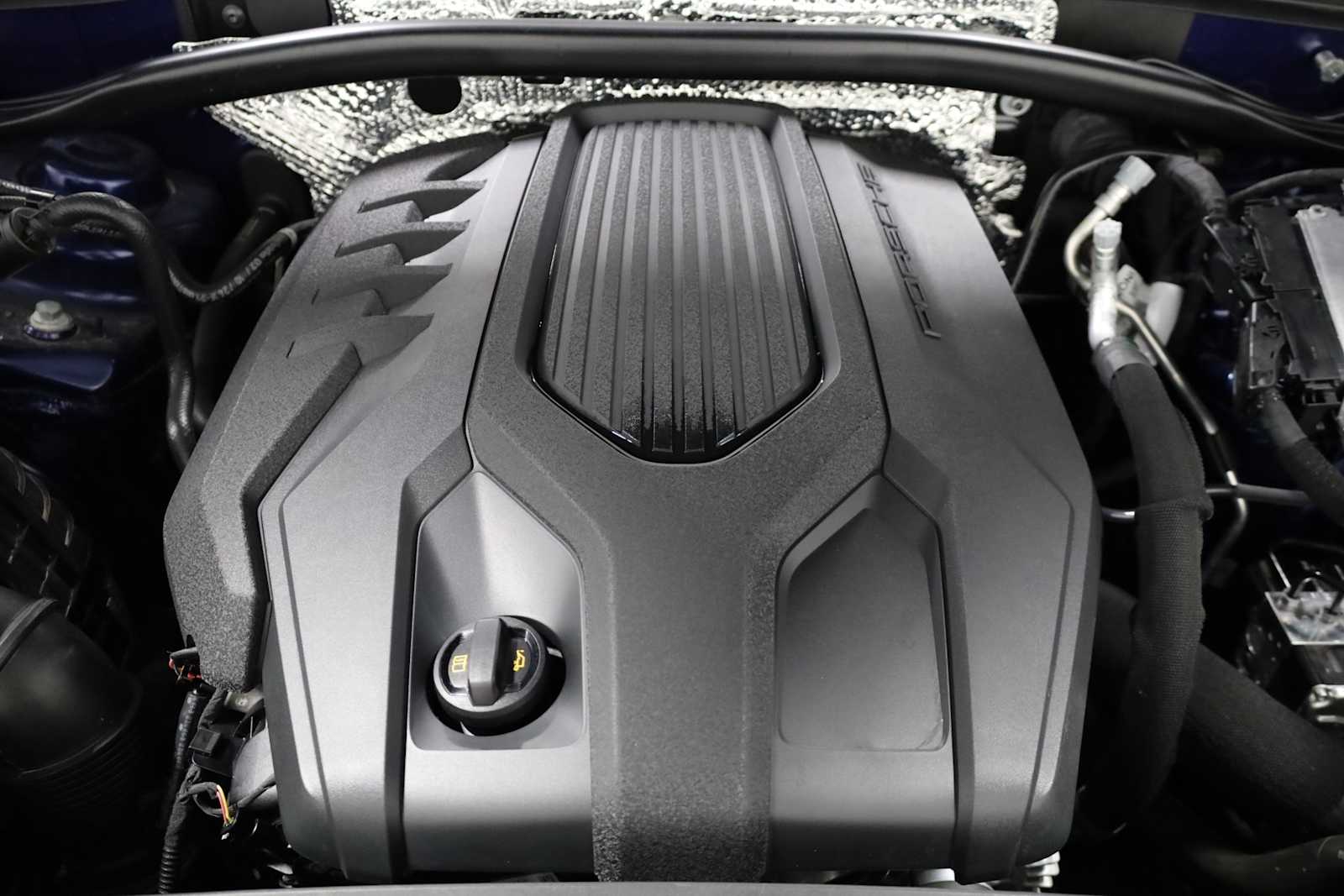 2024 Porsche Macan T photo 36