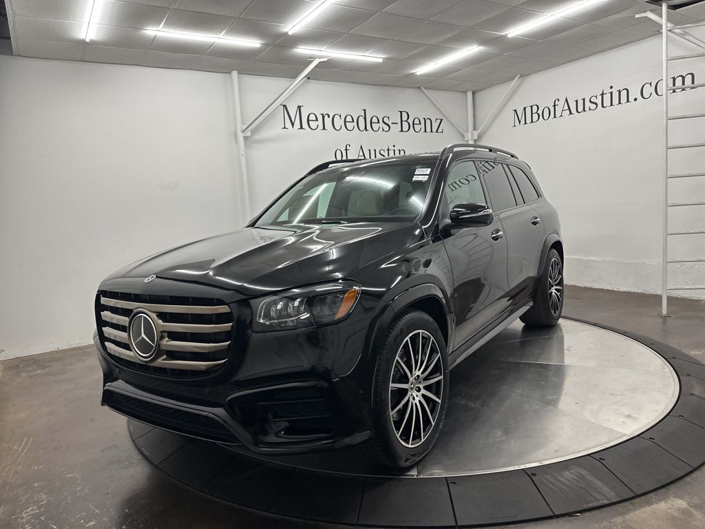 2026 Mercedes Benz GLS 450 4MATIC photo 2