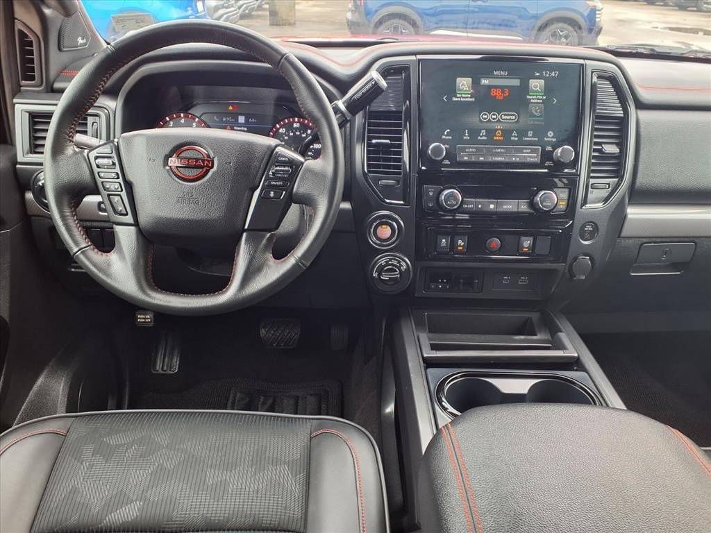2024 Nissan Titan PRO-4X photo 12