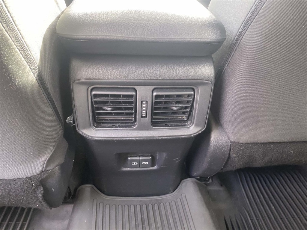 2022 Toyota RAV4 XLE photo 11