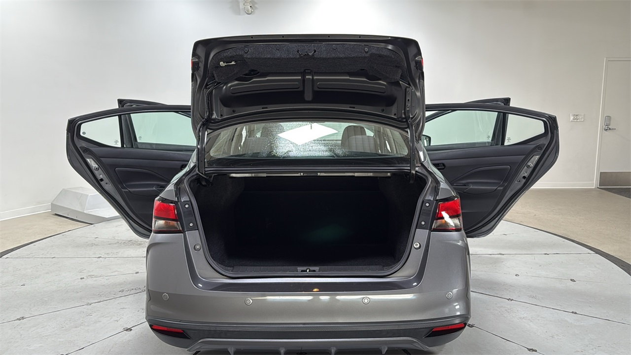 2021 Nissan Versa 1.6 S photo 16