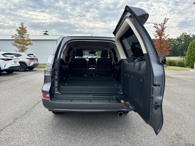 2022 Lexus GX 460 Luxury photo 25