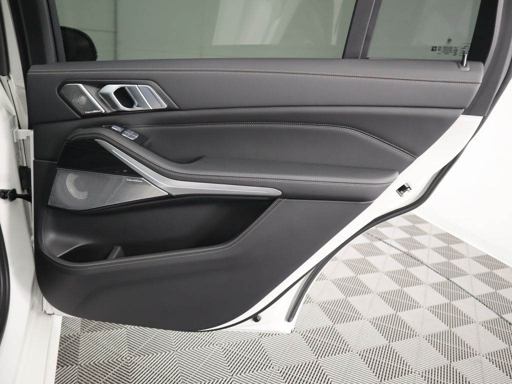 2025 Bmw X7 M60i photo 26