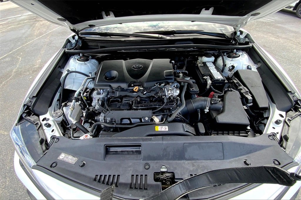 2021 Toyota Camry SE photo 9