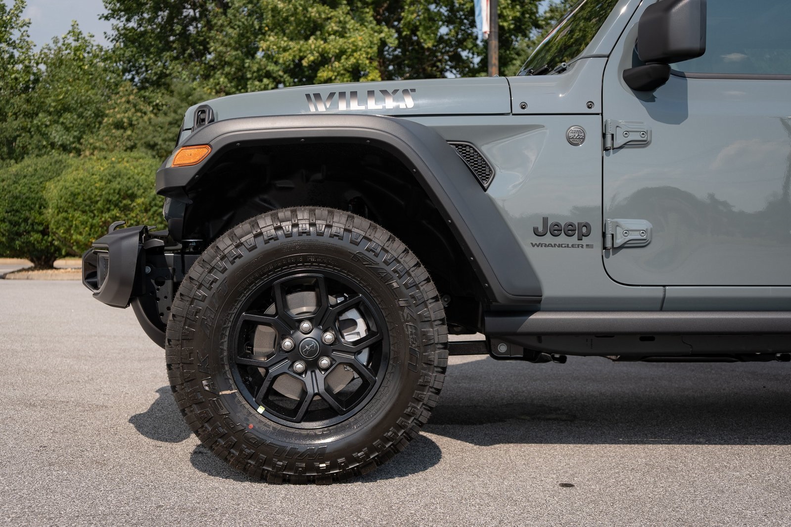 2025 Jeep Wrangler Willys photo 4