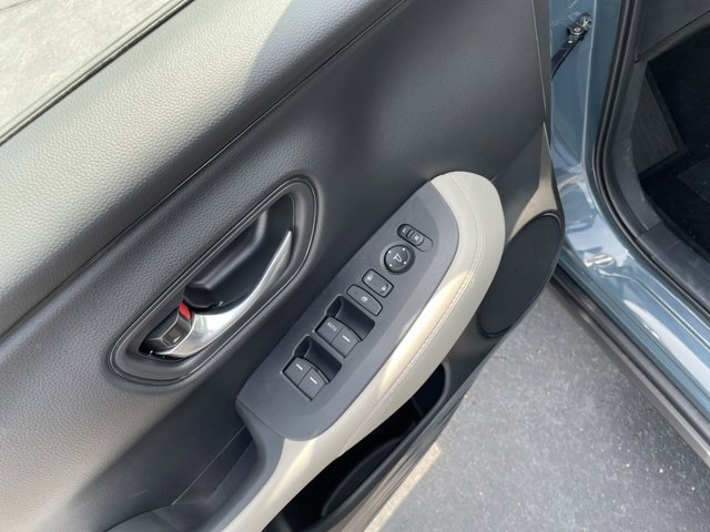 2025 Honda HR-V LX photo 5