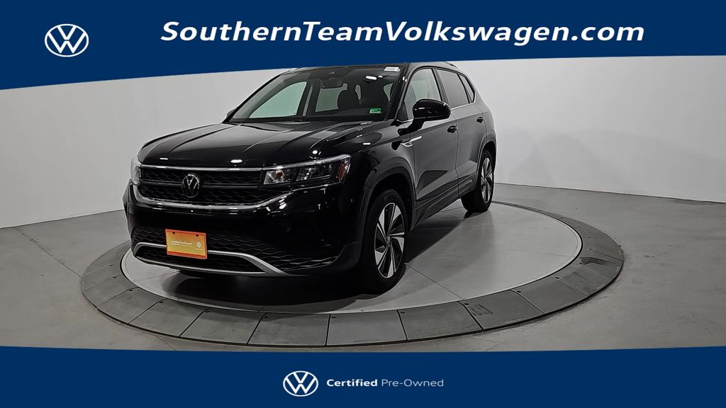 2024 Volkswagen Taos SE's photo