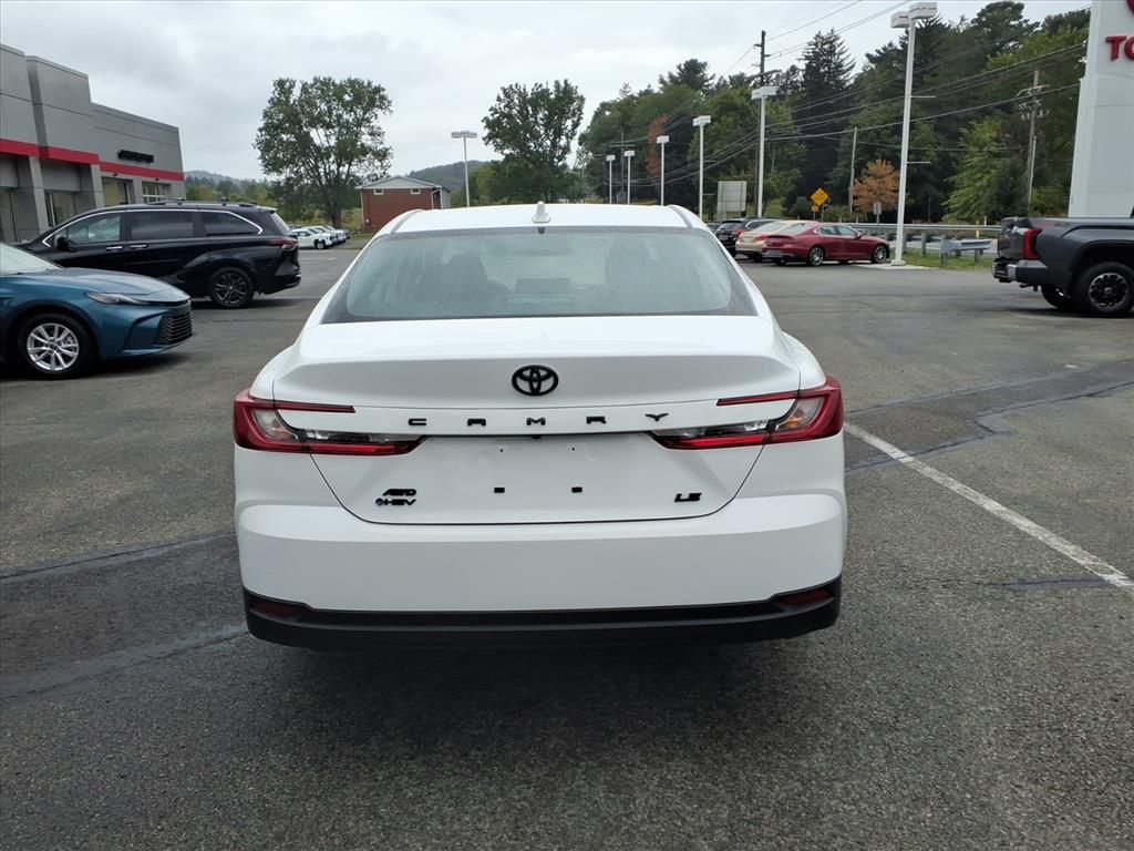 2025 Toyota Camry Hybrid LE photo 5